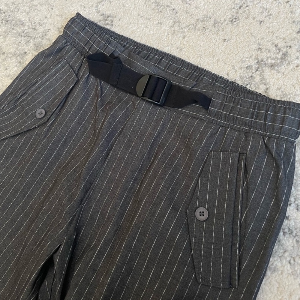 Forever 21 grey pinstripe belted pants - Picture 4 of 5